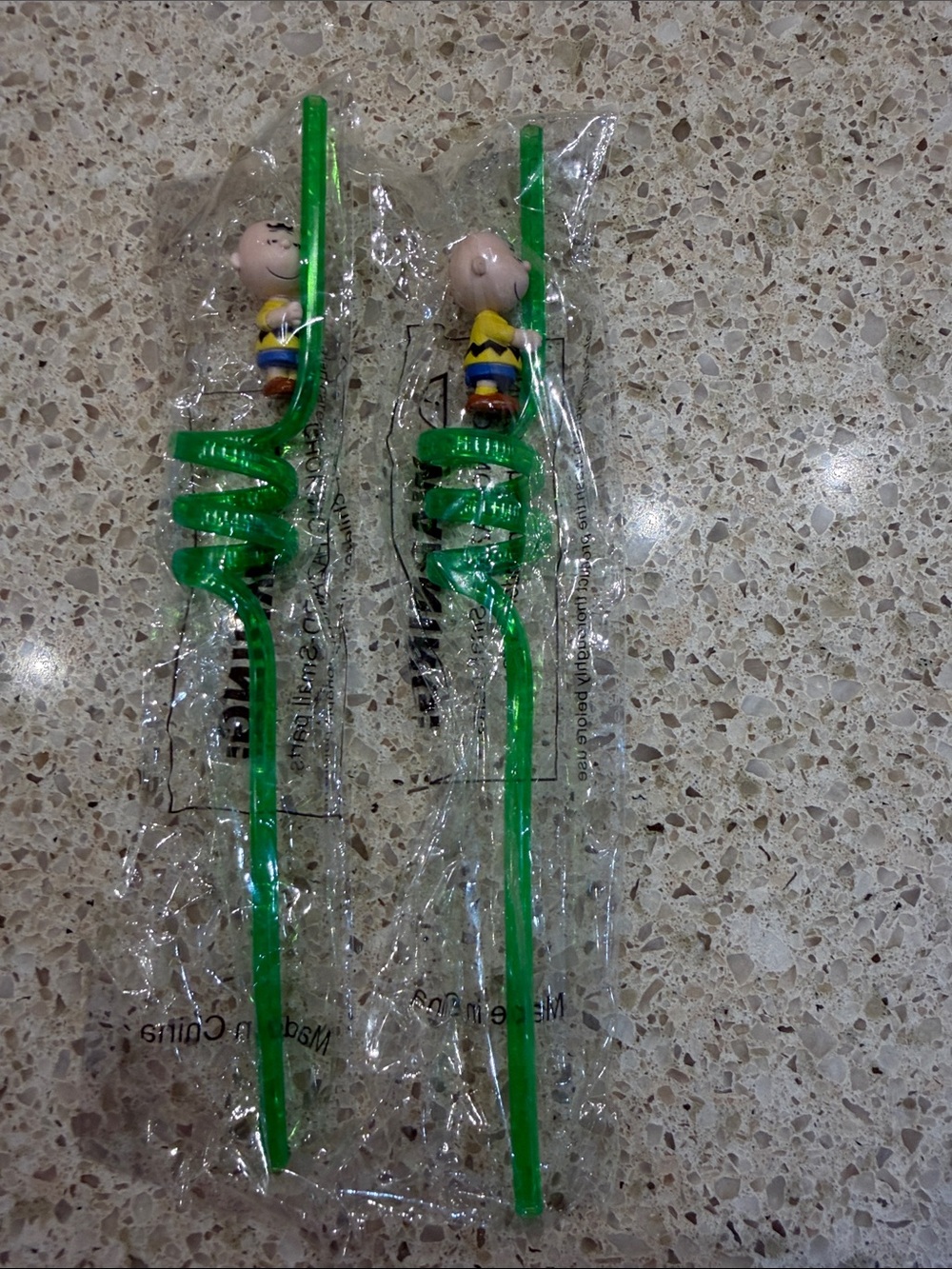 Peanuts Green Spiral Drinking Straws with Character Toppers
